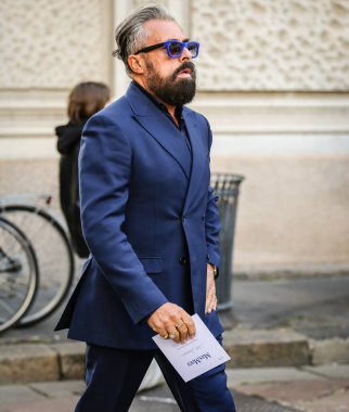 MILAN, Italy- 22 Eylül 2022: Ildo Damiano Milano 'da sokakta.