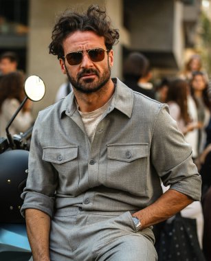 MILAN, Italy- 23 Eylül 2022: Giorgio Giangiulio Milano 'da sokakta.