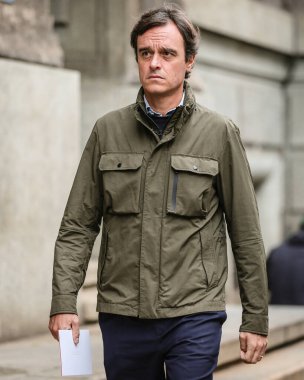 MILAN, Italy- 25 Eylül 2022: Emanuele Farneti Milano 'da sokakta.