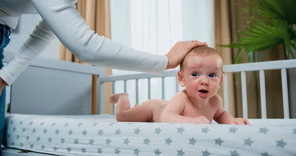 Beautiful Blue Eyed Newborn Baby Boy Lies His Stomach Looks — Stock Photo, Image