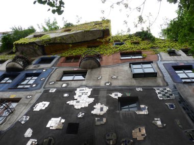 Viyana, Avusturya - 2 Mayıs 2009 - Hausinformation Hundertwasserhaus, Viyana, Avrupa