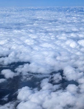 Hindistan, Bangalore 'dan Mumbai, Asya' ya, bulutlar gökyüzünde