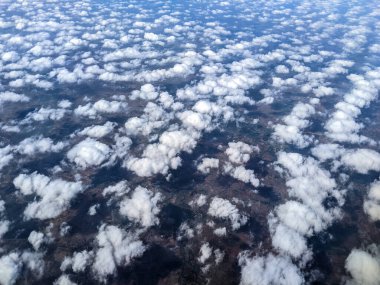 Hindistan, Bangalore 'dan Mumbai, Asya' ya, bulutlar gökyüzünde