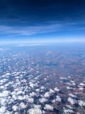 Hindistan, Bangalore 'dan Mumbai, Asya' ya, bulutlar gökyüzünde