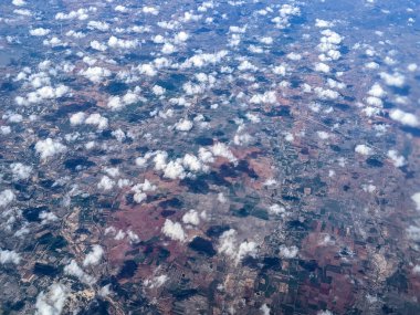 Hindistan, Bangalore 'dan Mumbai, Asya' ya, bulutlar gökyüzünde