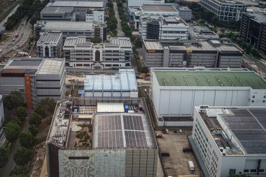 Singapur, Asya - 15 Nisan 2024: Singapur 'daki DHL binası