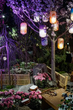 Singapur, Asya - 16 Nisan 2024: Singapur, Asya körfezindeki Gardens 'ta Sakura süslemesi