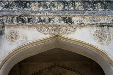Hyderabad, Telangana, Golkonda Kalesi, Hindistan, Asya, Güneydoğu Asya, bir kemerin üzerindeki süsleme