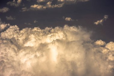 Gökyüzünden görüntüler, bulutlar, gökyüzünde bulutlar.