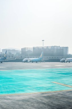 Mumbai, Hindistan - 5 Nisan 2019: Jet Konnect uçağı Chhatrapati Shivaji Maharaj Uluslararası Havalimanı, Maharashtra, Mumbai, Hindistan