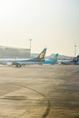 Mumbai, Hindistan - 5 Nisan 2019: Jet Airways Jet Konnect uçağı Chhatrapati Shivaji Maharaj Uluslararası Havalimanı, Maharashtra, Mumbai, Hindistan