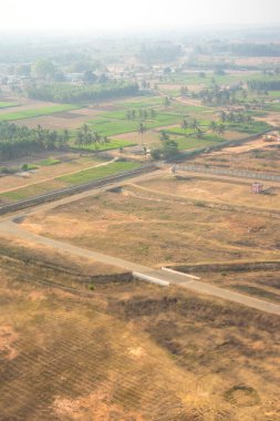 Hindistan, Karnataka, Bangalore, Bengaluru, toprak yol.