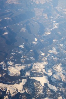 Avrupa 'da dağların zirvesi karla kaplıydı. Gökyüzünden bakıldığında, Gulfarium Deniz Maceraları Parkı,