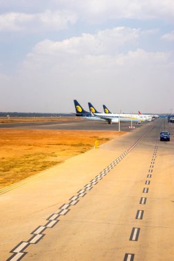 Bengaluru, Hindistan - 7 Nisan 2019: Jet Airways uçağı Bengaluru Kempegowda Uluslararası Havaalanı, Bangalore