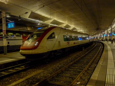 İsviçre, Interlaken - 31 Mayıs 2009: Charles Ferdinand SBB CFF İsviçre, Avrupa treni