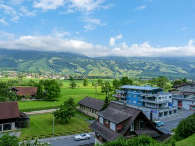 İsviçre, Meiringen - 31 Mayıs 2009: İsviçre, Avrupa 'da Peter Ming ve müşterek binası