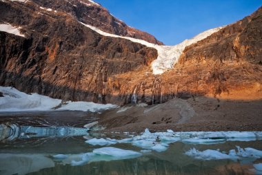 Buzdağları ve Melek Buzulu, Jasper Ulusal Parkı, Alberta, Kanada