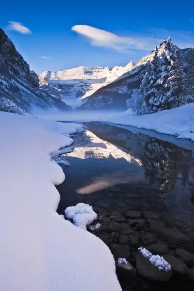 Озеро Луиз Зимой Национальный Парк Банфф Альберта Канада — стоковое фото