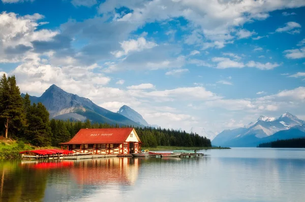 Maligne Lake Boat House Nel Jasper National Park Alberta Canada Immagini Stock Royalty Free
