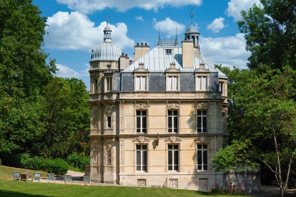 ポート マリー フランス 2023年6月13日 モンテ クリスト城の外の景色 パリから20Kmに位置するこの城は 1846年から1851年までアレクサンドル デュマの邸宅でした — ストック写真