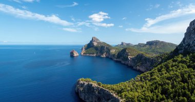 Mirador Es Colomer, Colomer adasına doğru ve Punta Nau, Formentor yarımadasında - Mallorca, İspanya