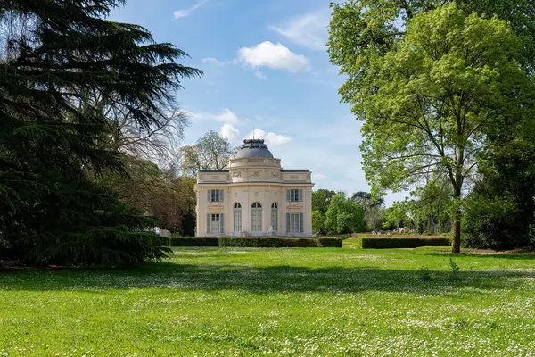 stock image Bagatelle castle in the Bagatelle park at springtime. This small castle was built in 1777 in Neoclassical-style. Located in Boulogne-Billancourt near Paris, France