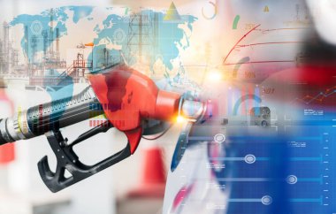 Benzin istasyonunda yakıt ikmali. Benzinle doldur. Bulanık endüstriyel gaz depolama tankı ve petrol rafinerisi. Petrol endüstrisi ve hizmet. Petrol fiyatı ve petrol krizi kavramı.