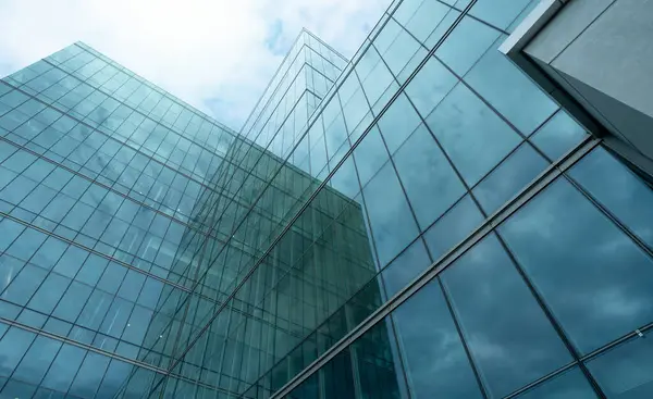現代の持続可能なガラスオフィスビル 本社ガラス建築の外観図 エネルギー効率の高い建物 金融ビジネスセンタータワー 会社のガラス窓 ロイヤリティフリーのストック画像
