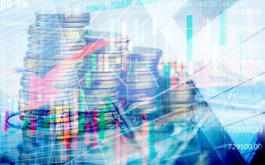 Finansal piyasa konsepti, istiflenmiş sikkeleri ve başarılı yatırım stratejisini, ekonomik büyümeyi ve modern dijital ekonomideki küresel ticaret eğilimini temsil eden zorba borsa grafiğini gösteriyor.