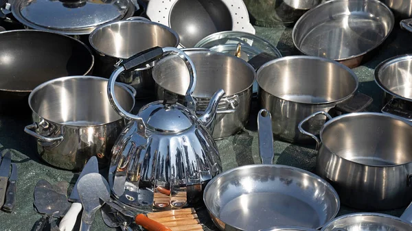 Silver Pots Pans Cookware Sold Market Outdoors — Stock Photo, Image