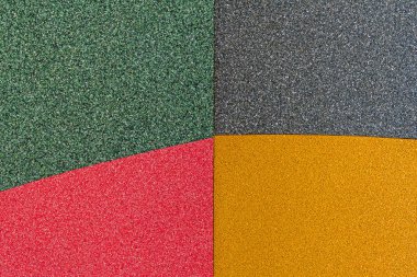 Yerdeki dekoratif çok renkli taş tanecikleri deseni