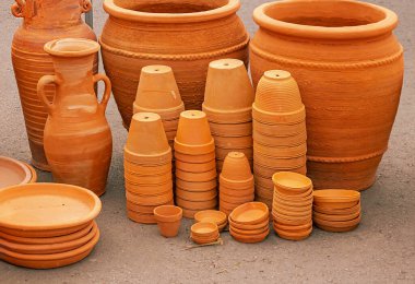 El yapımı retro sanat ve zanaat seramik toprak kap kaplar ve kavanozlar