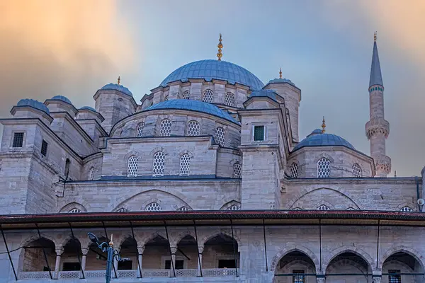 İstanbul 'un ünlü simgesi Mavi Cami Sultan Ahmed