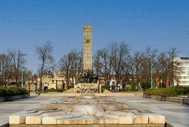 Bulgaristan 'ın Vidin kenti - 16 Mart 2024: Bulgaristan' ın Vidin kentindeki Sırp-Bulgar savaşında hayatını kaybeden askerlerin anısına tanınmış bir simge