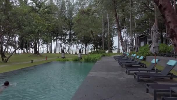 September 2022 Phangnga Thailand Slow Motion Uitzicht Aan Het Zwembad — Stockvideo