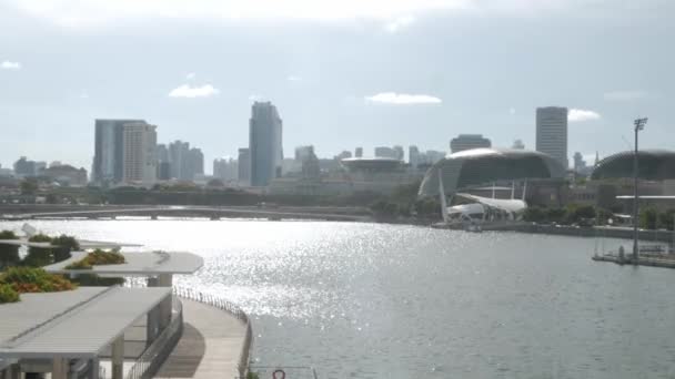 2022 Sierpnia Singapur Widok Rzekę Singapore Nowoczesną Architekturą Budynków Pod — Wideo stockowe