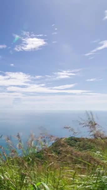 Pionowy Timelapse Naturalny Piękny Widok Wybrzeże Morskie Urwisko Słoneczny Dzień — Wideo stockowe
