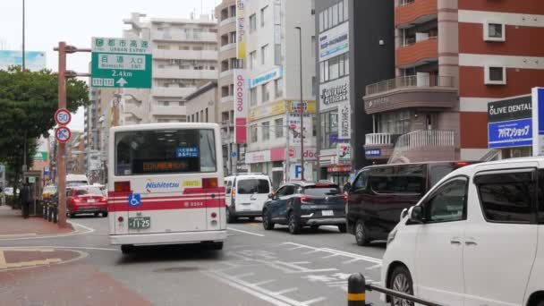 2022 Novembro Fukuoka Japão Carros Pessoas Traficam Durante Dia Área — Vídeo de Stock