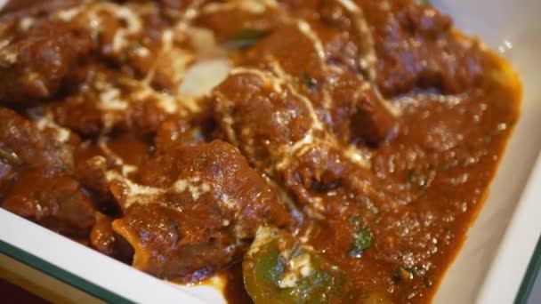 Close Red Chicken Butter Curry Indian Food Chicken Masala Asian — Videoclip de stoc