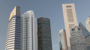 22 Ağustos 2022. Gün. Modern Metropolis şehir merkezi binası Singapur şehrindeki yüksek gökdelen ofis finans yapı kulesine bakın.