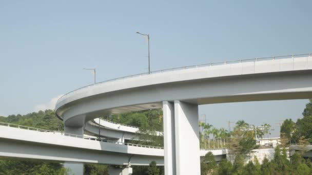 Large Concrete Crossing Highway Overhead Highway Crossing Clear Blue Sky — Wideo stockowe