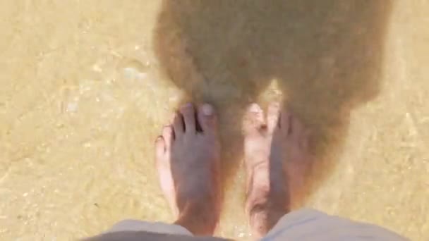 해수욕장에서 파도가 백사장에서는 각도에서 해변을 바라볼 수있다 해변을 — 비디오