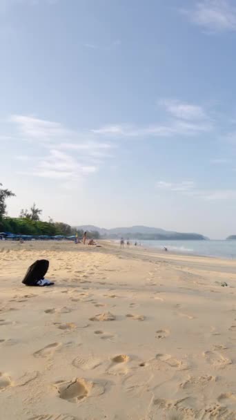 Veritcal Timelapse Tropical Areia Branca Praia Lisa Com Mar Calmo — Vídeo de Stock