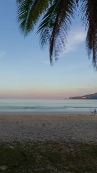 Veritcal Timelapse Areia Branca Tropical Praia Lisa Com Mar Calmo — Vídeo de Stock