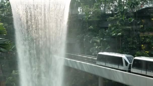 April2023 Singapurchangi Airport Blick Auf Den Indoor Vortex Wasserfall Jewel — Stockvideo