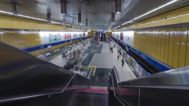 Top Timelapse Widok Zatłoczonego Pasażera Wsiąść Wysiąść Pociągu Metra Podczas — Wideo stockowe