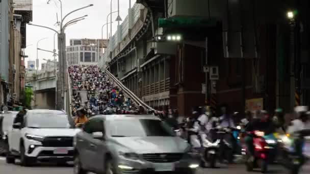 Trafiğin Yoğun Olduğu Sabah Tayvan Taipei Şehrine Doğru Gelen Yoğun — Stok video