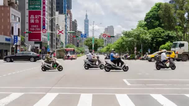 Taipei Taiwan Timelapse Street View Intersection Pedestrian Cars Traffic Transportation — стоковое видео