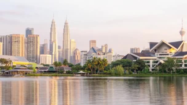 Time Lapse Bij Vijver Meer Met Achtergrond Uitzicht Kuala Lumpur — Stockvideo