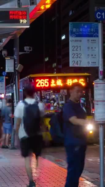 Taipei Taiwán Vertical Paisaje Timelapse Noche Parada Autobús Centro Ciudad — Vídeo de stock